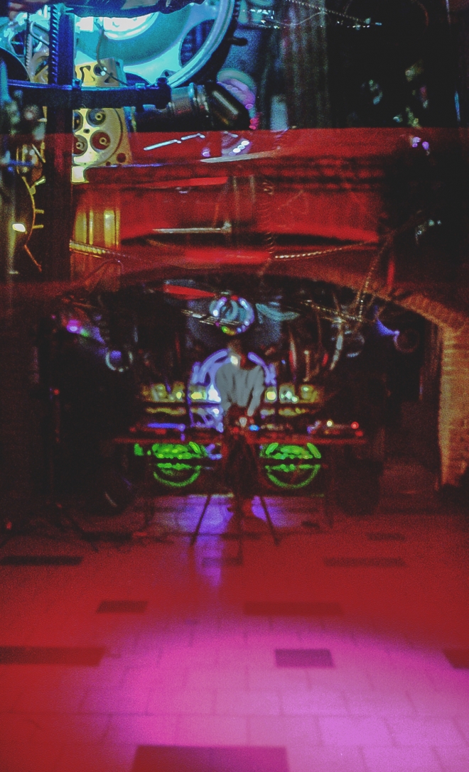 9 safensound, Cross club, Kletis